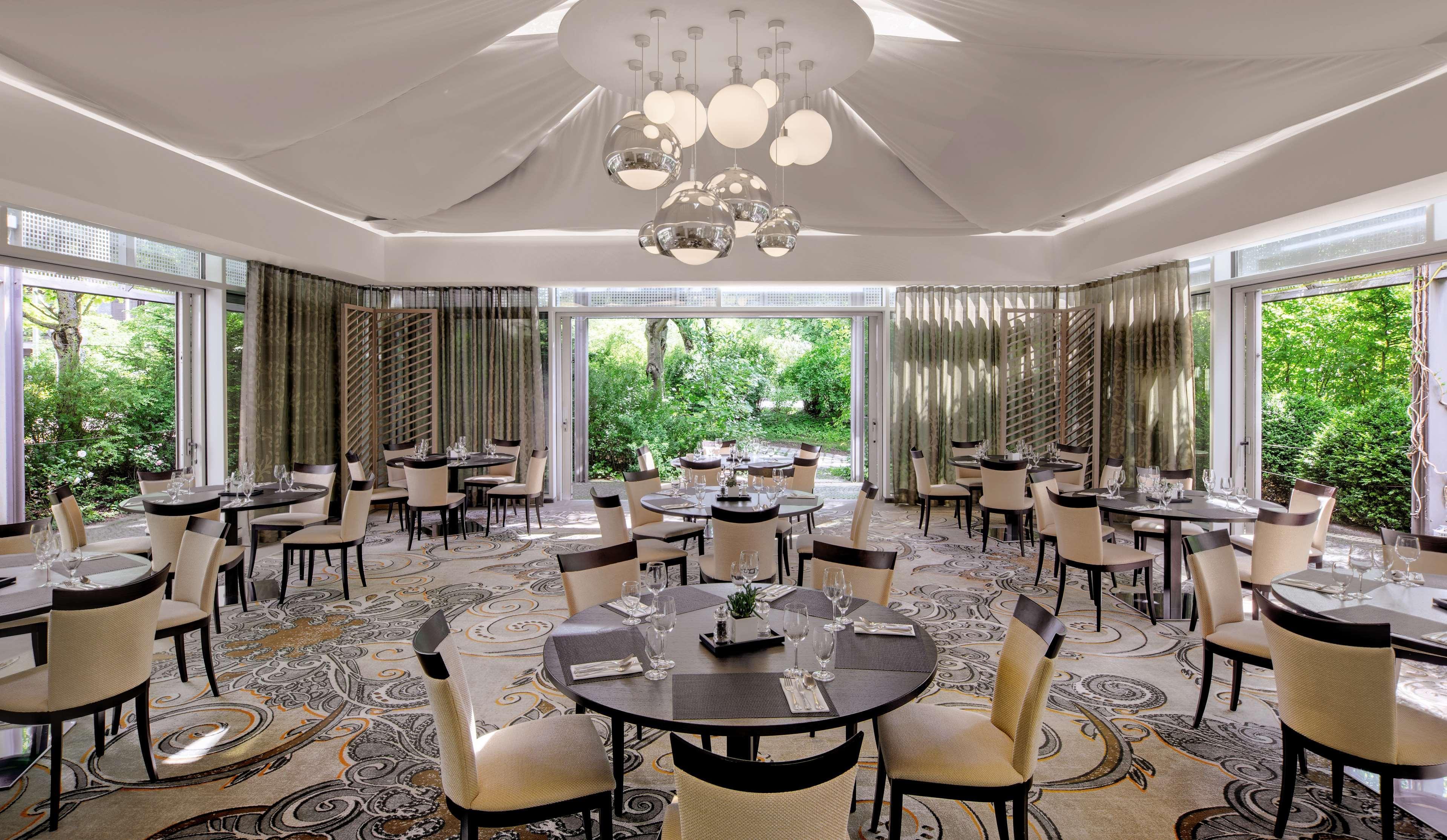 Hilton Munich Park Hotel Bagian luar foto